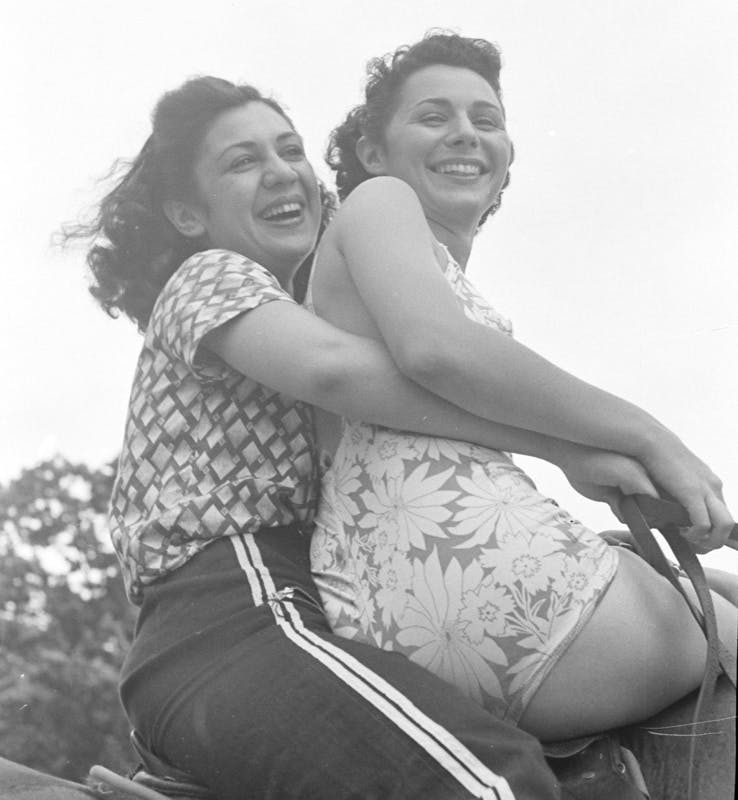 Hansel Mieth, Garment Works at Play (I.L.G.W.U), 1938. © LIFE Picture Collection, Meredith Corporation