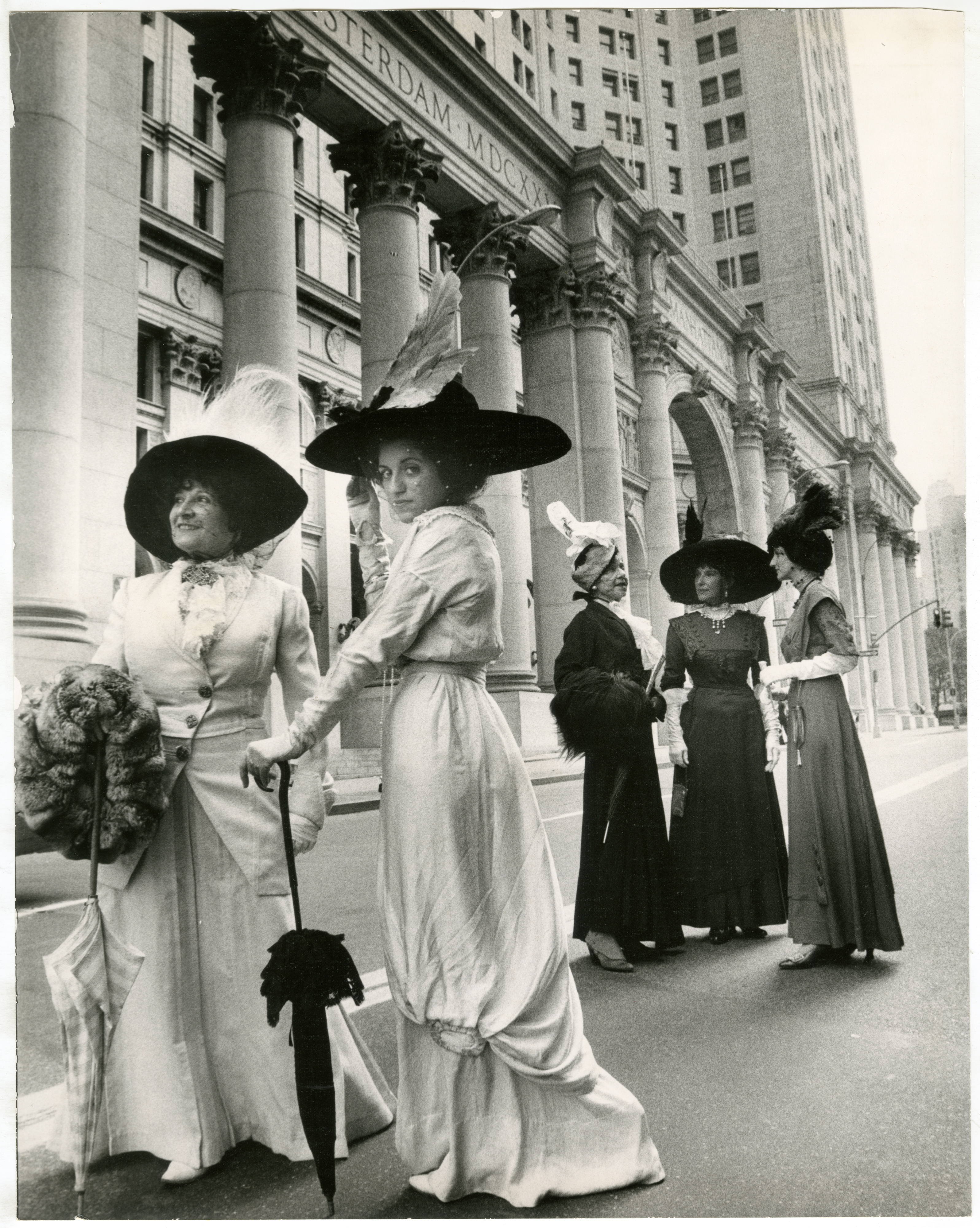 Famed New York Times Photographer Bill Cunningham’s Archive to Have ...