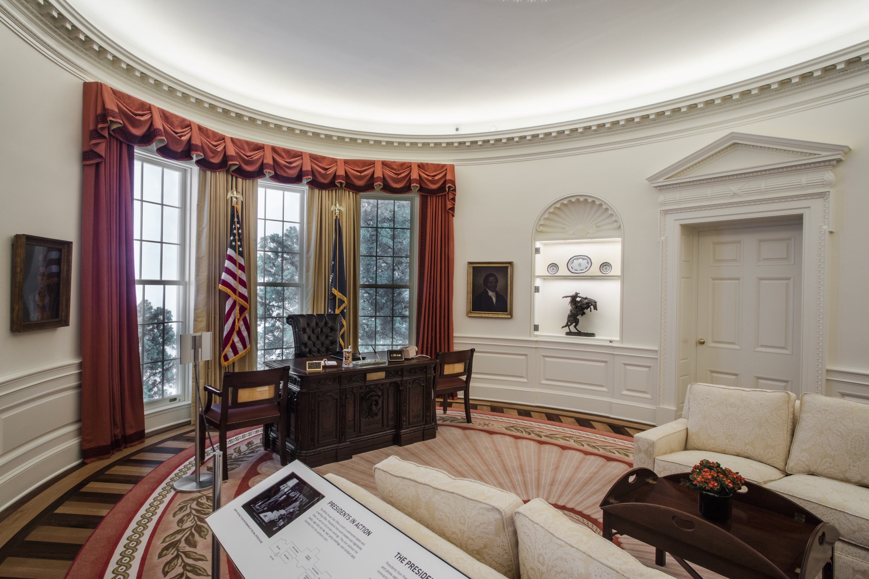 the oval office re-creation in New-York Historical, looking towards the resolute desk